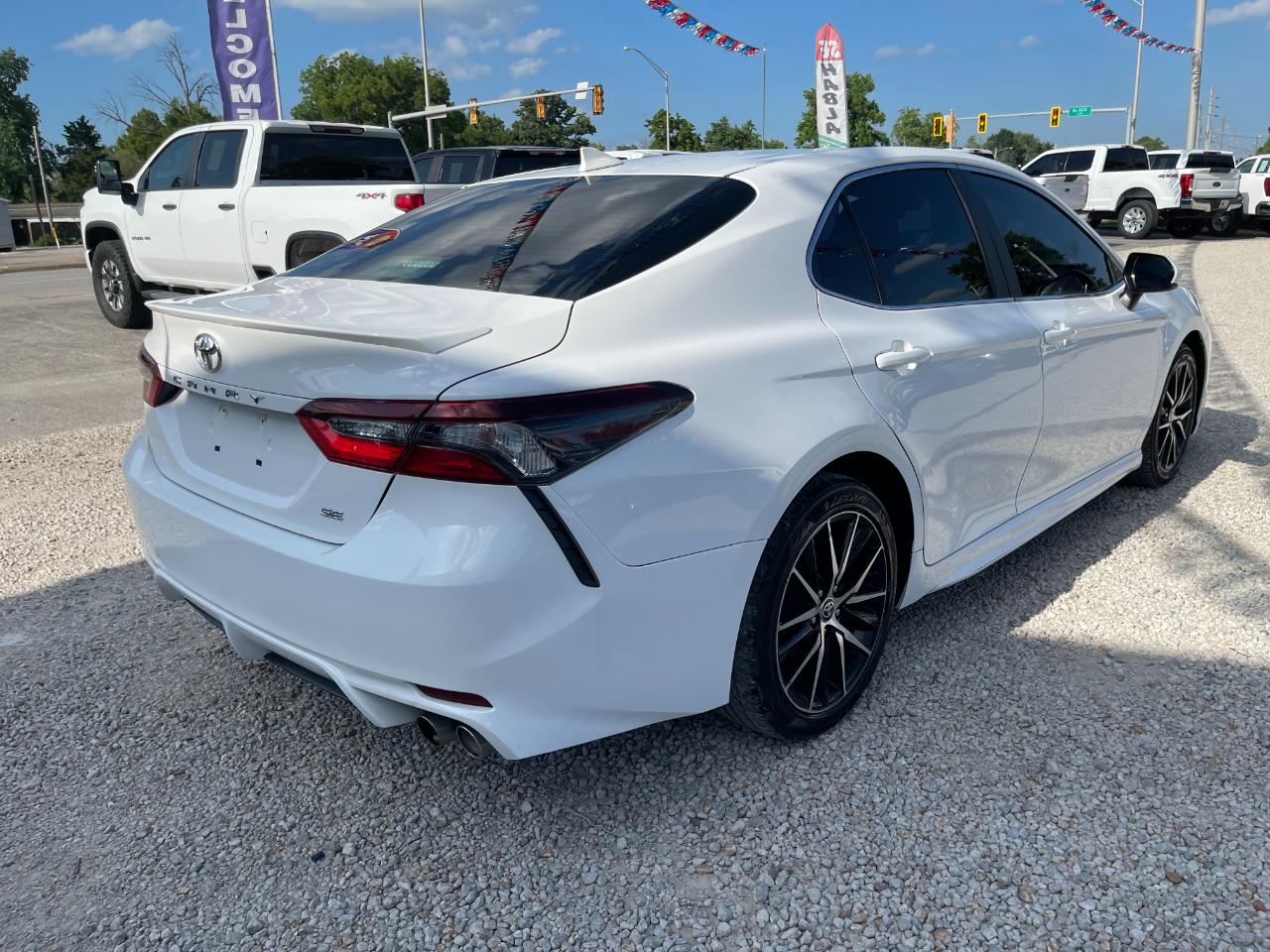Toyota Camry SE 2021