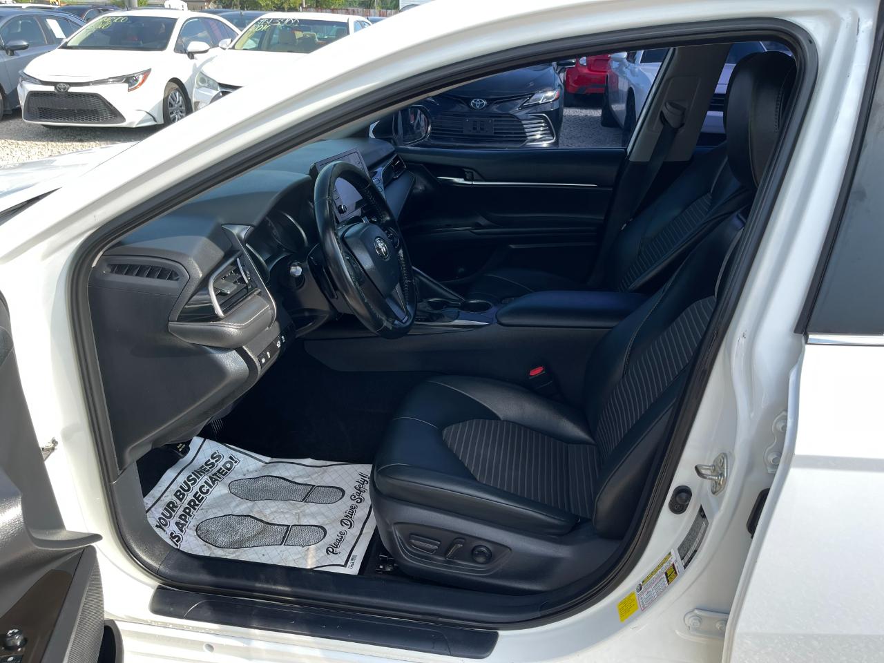 Toyota Camry SE 2021