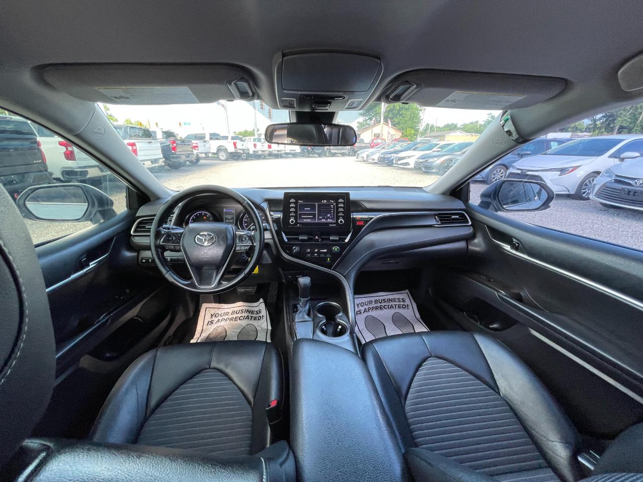 Toyota Camry SE 2021