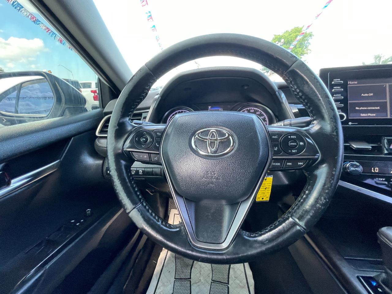 Toyota Camry SE 2021