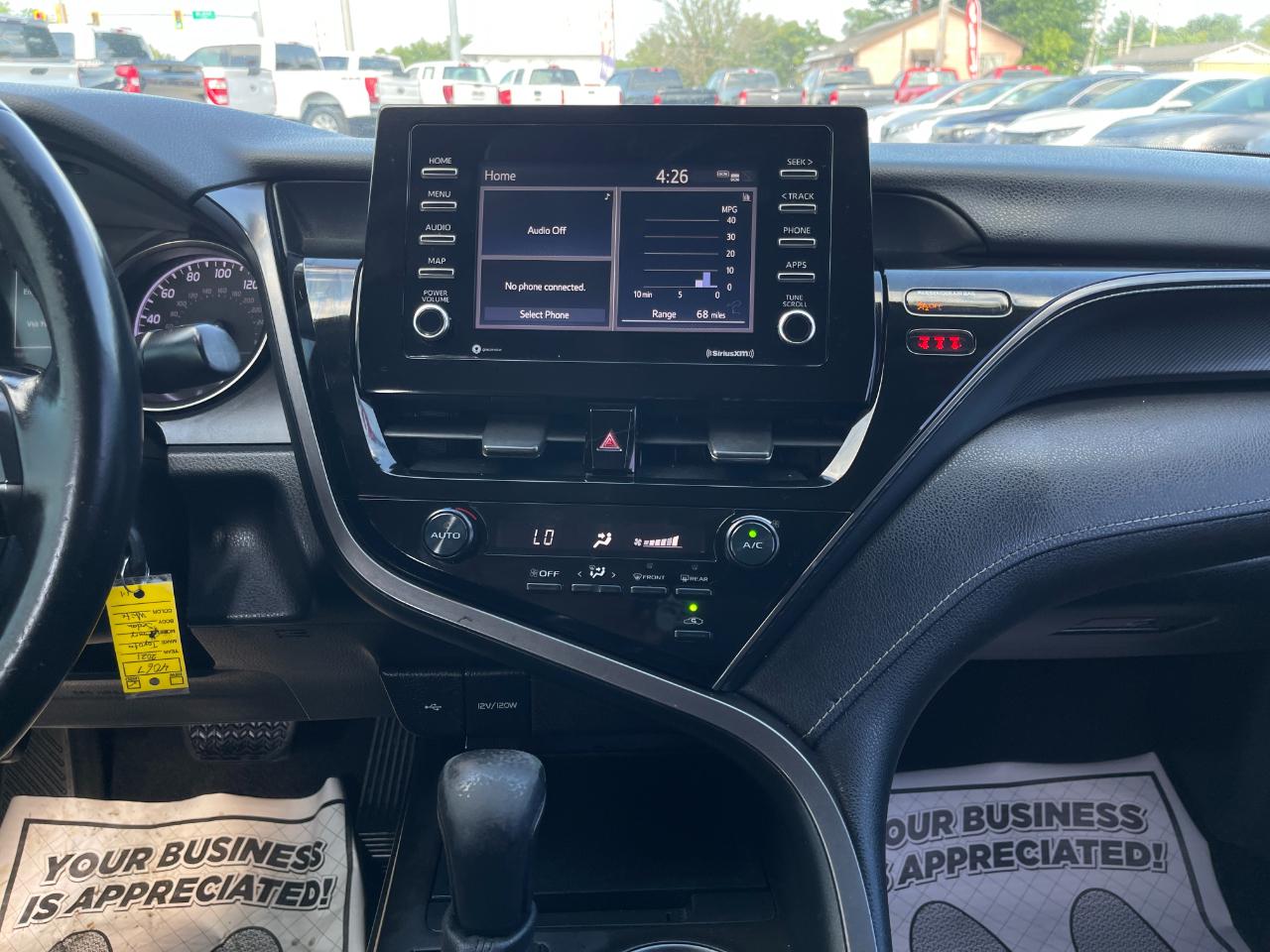 Toyota Camry SE 2021