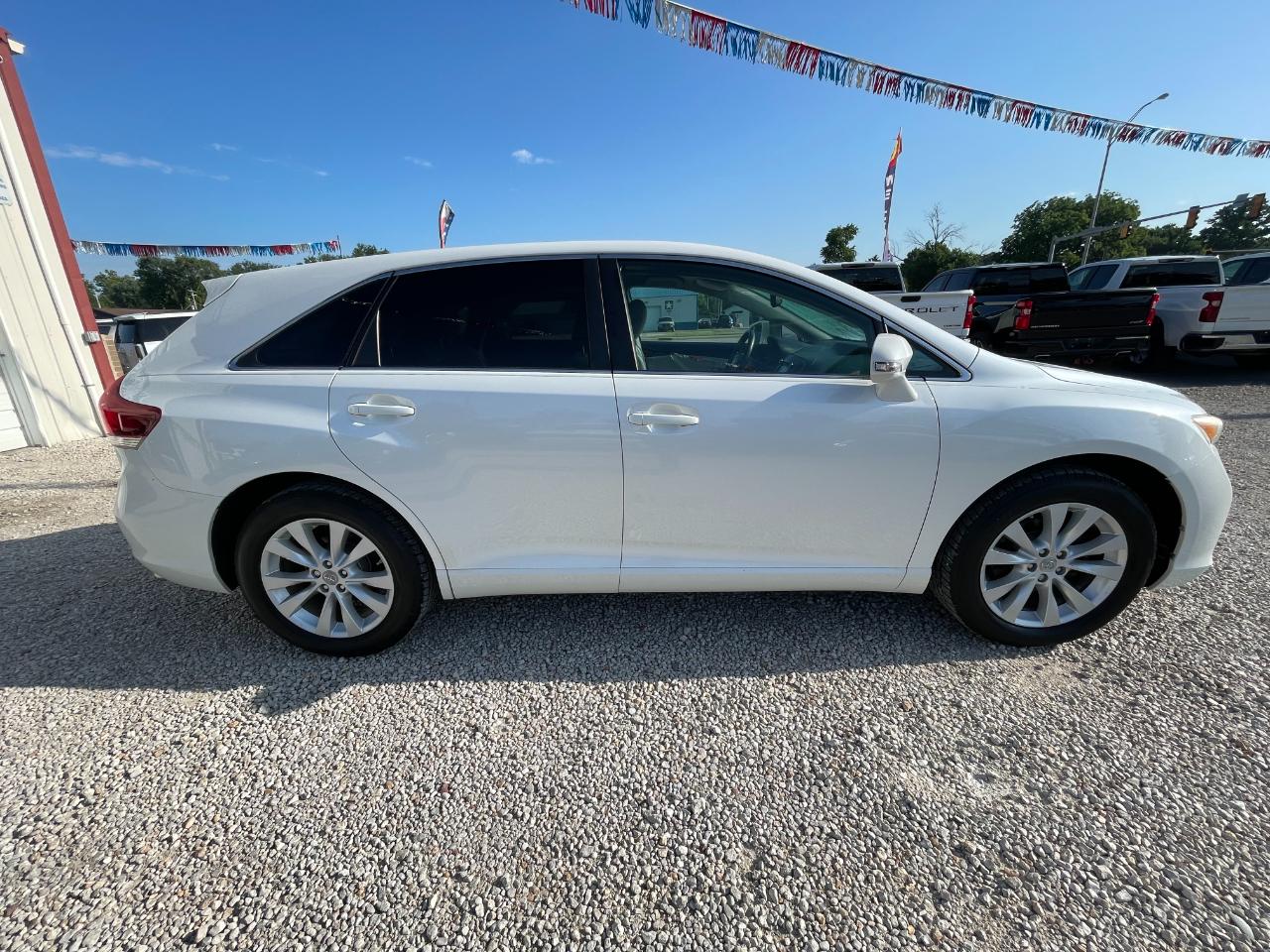Toyota Venza LE I4 FWD 2013