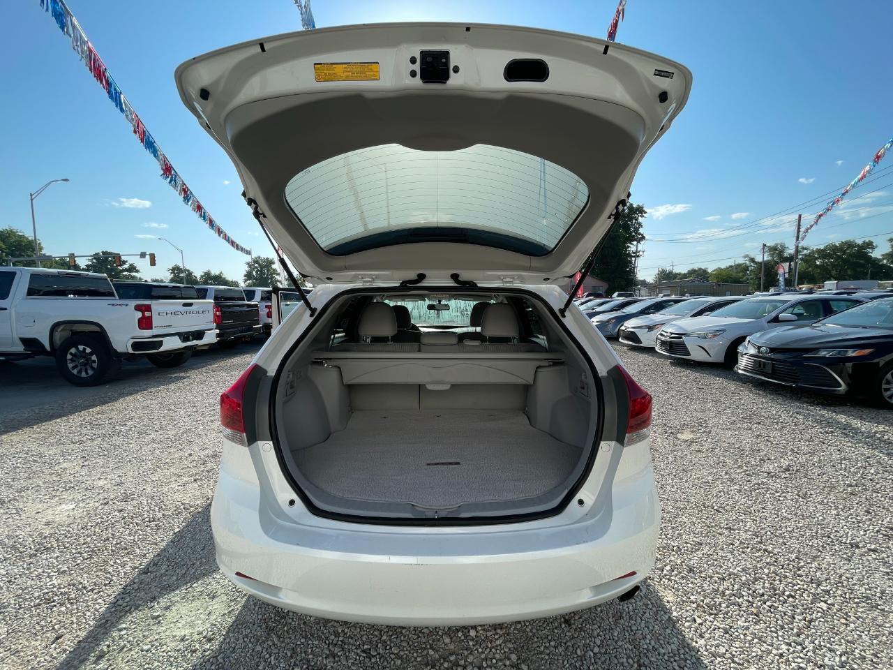 Toyota Venza LE I4 FWD 2013