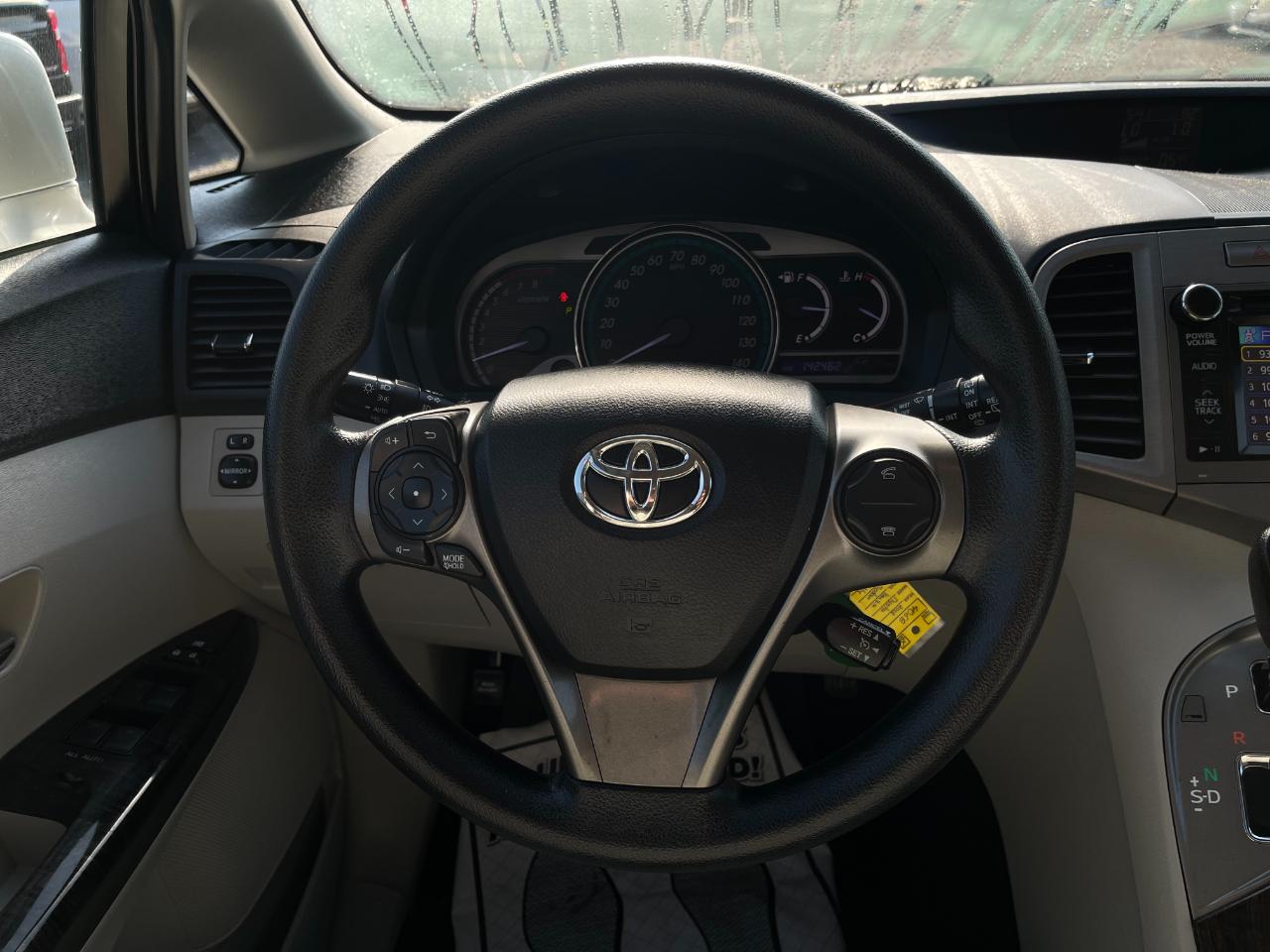 Toyota Venza LE I4 FWD 2013