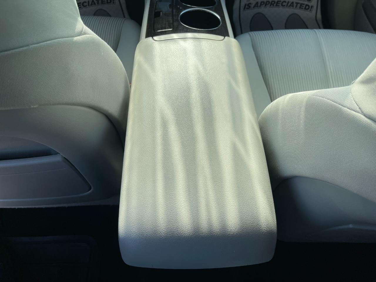 Toyota Venza LE I4 FWD 2013
