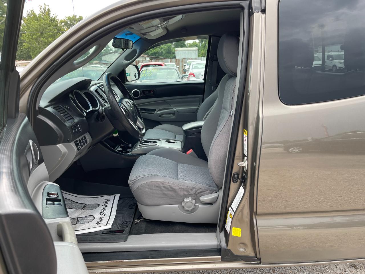 Toyota Tacoma Access Cab V6 5AT 4WD 2015