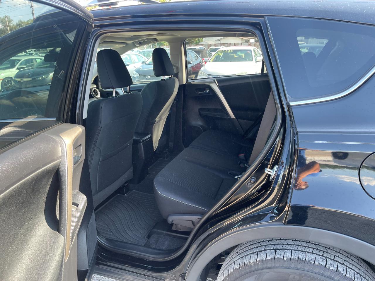 Toyota RAV4 XLE FWD 2015