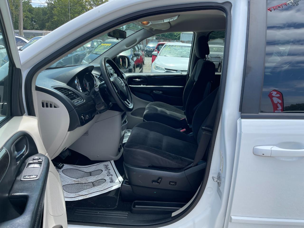 Dodge Grand Caravan SE 2017
