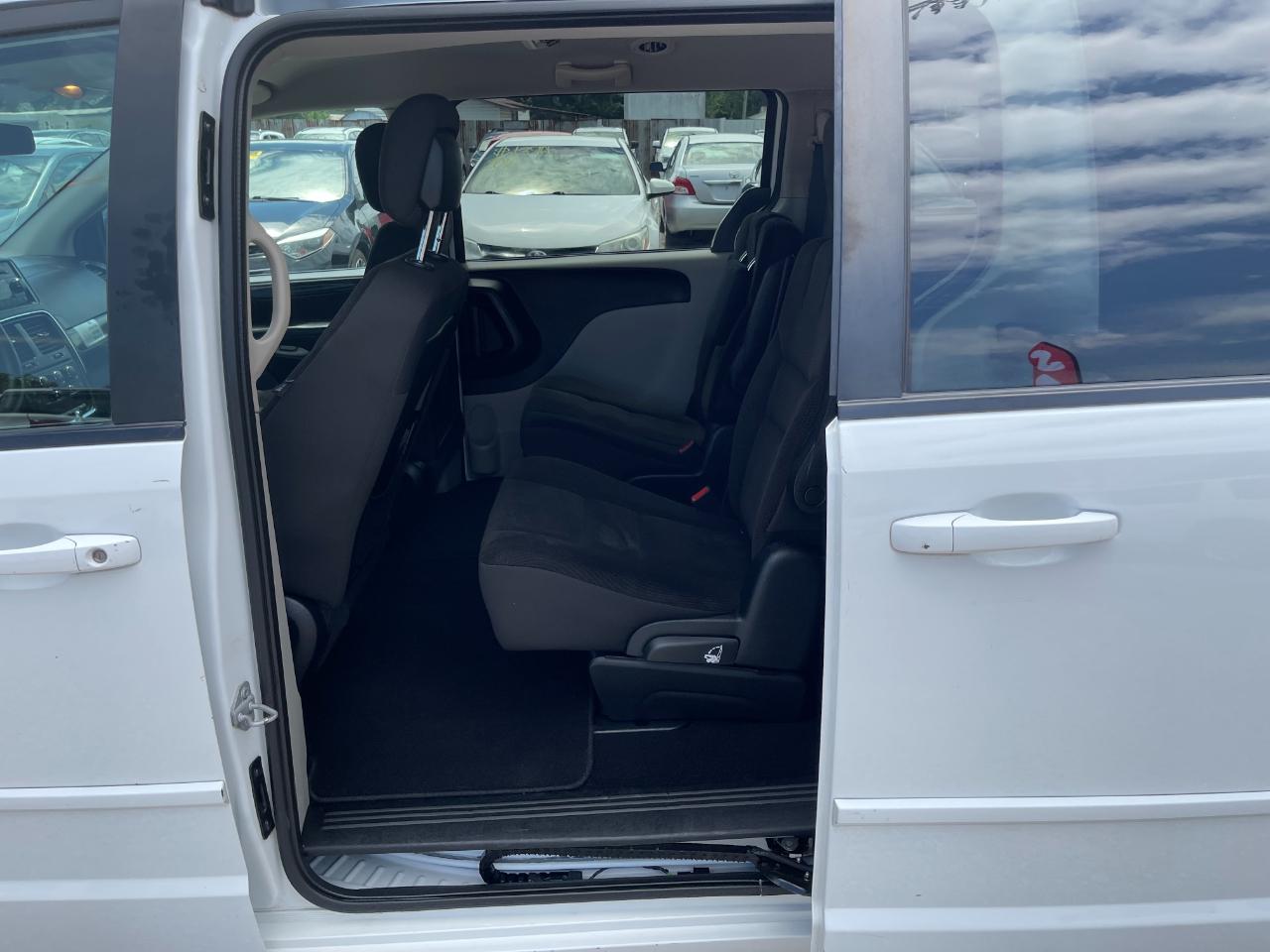 Dodge Grand Caravan SE 2017