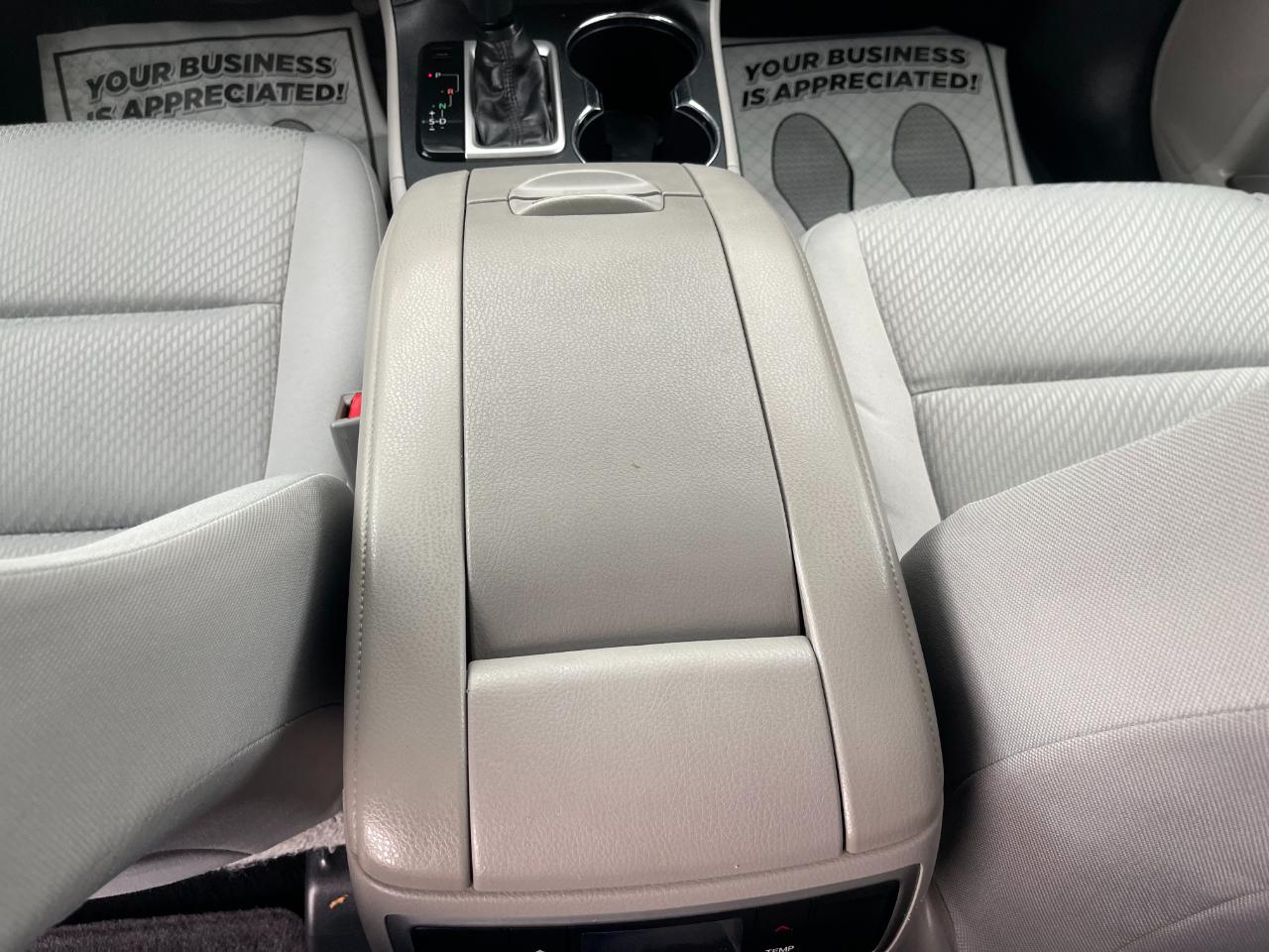 Toyota Highlander LE FWD I4 2014