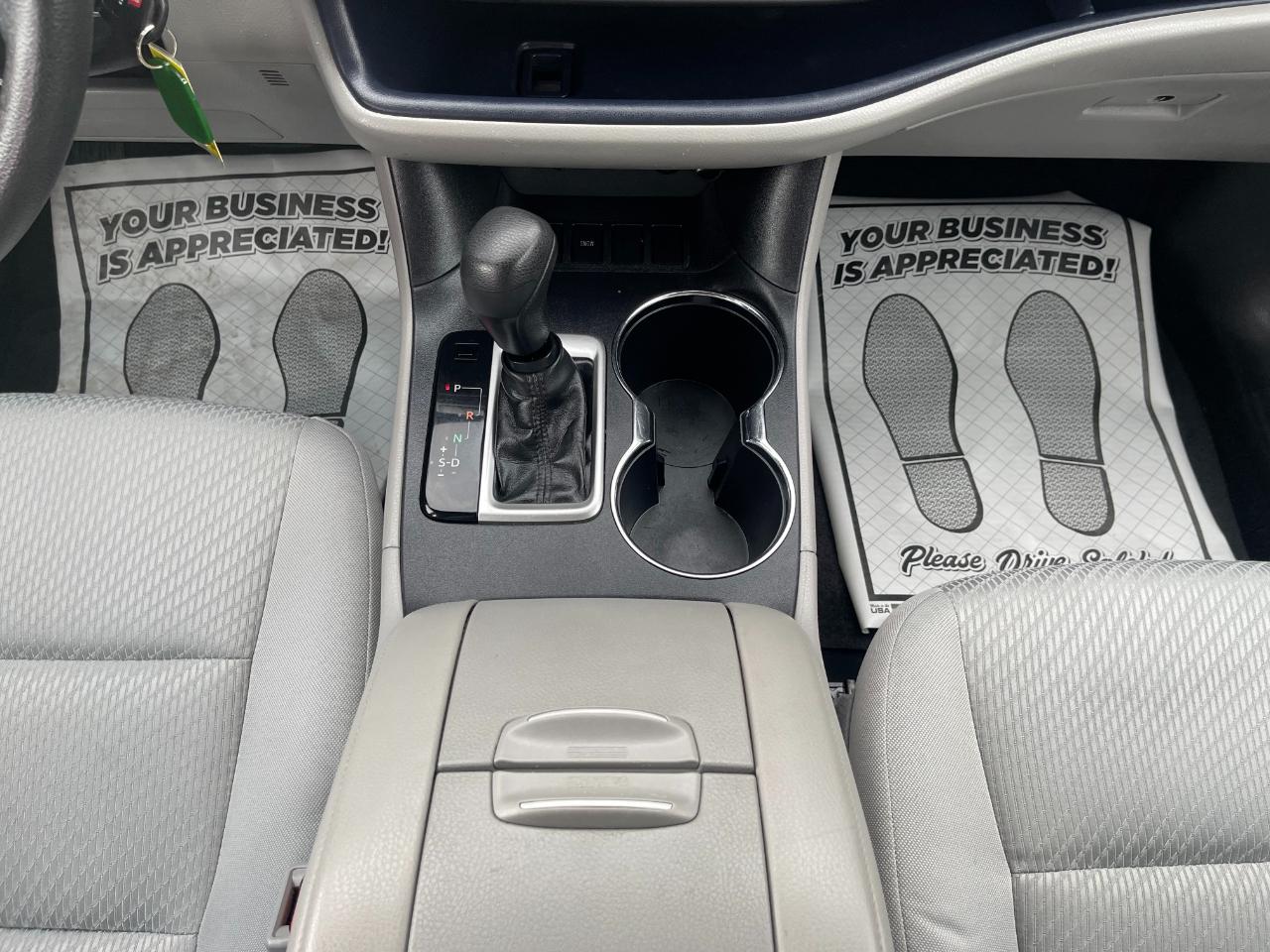 Toyota Highlander LE FWD I4 2014