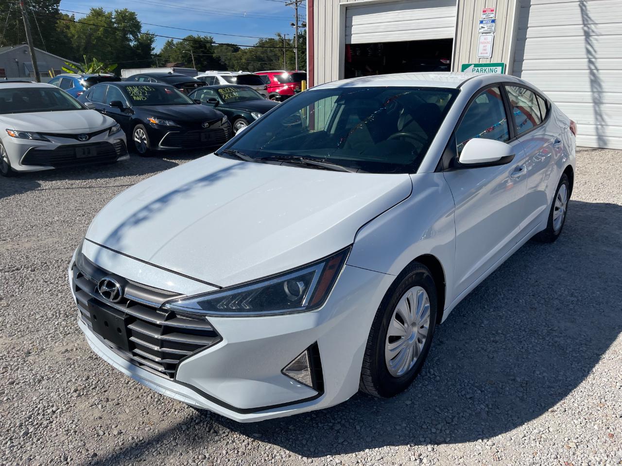 Hyundai Elantra SE 6M 2020