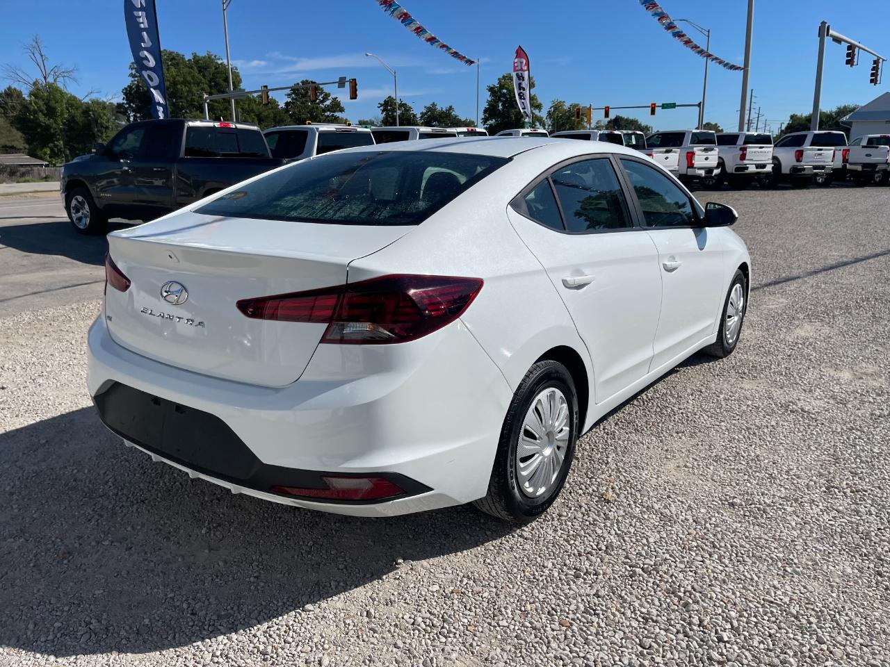 Hyundai Elantra SE 6M 2020