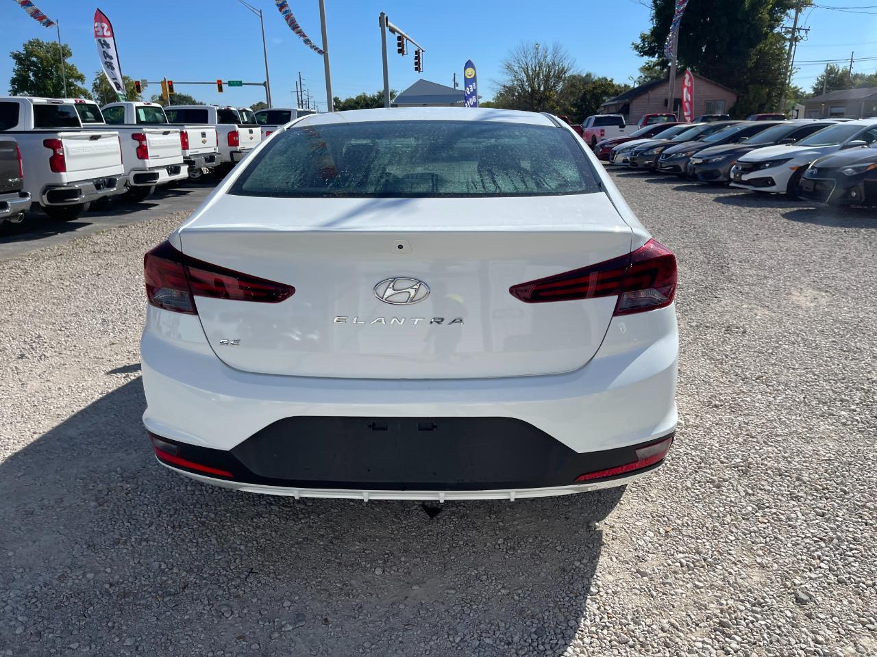 Hyundai Elantra SE 6M 2020