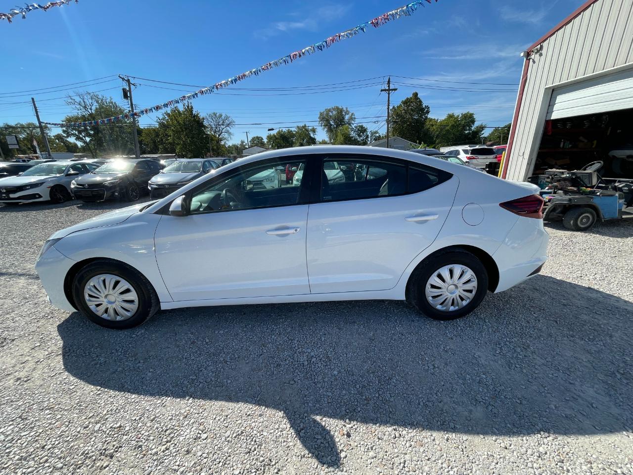 Hyundai Elantra SE 6M 2020