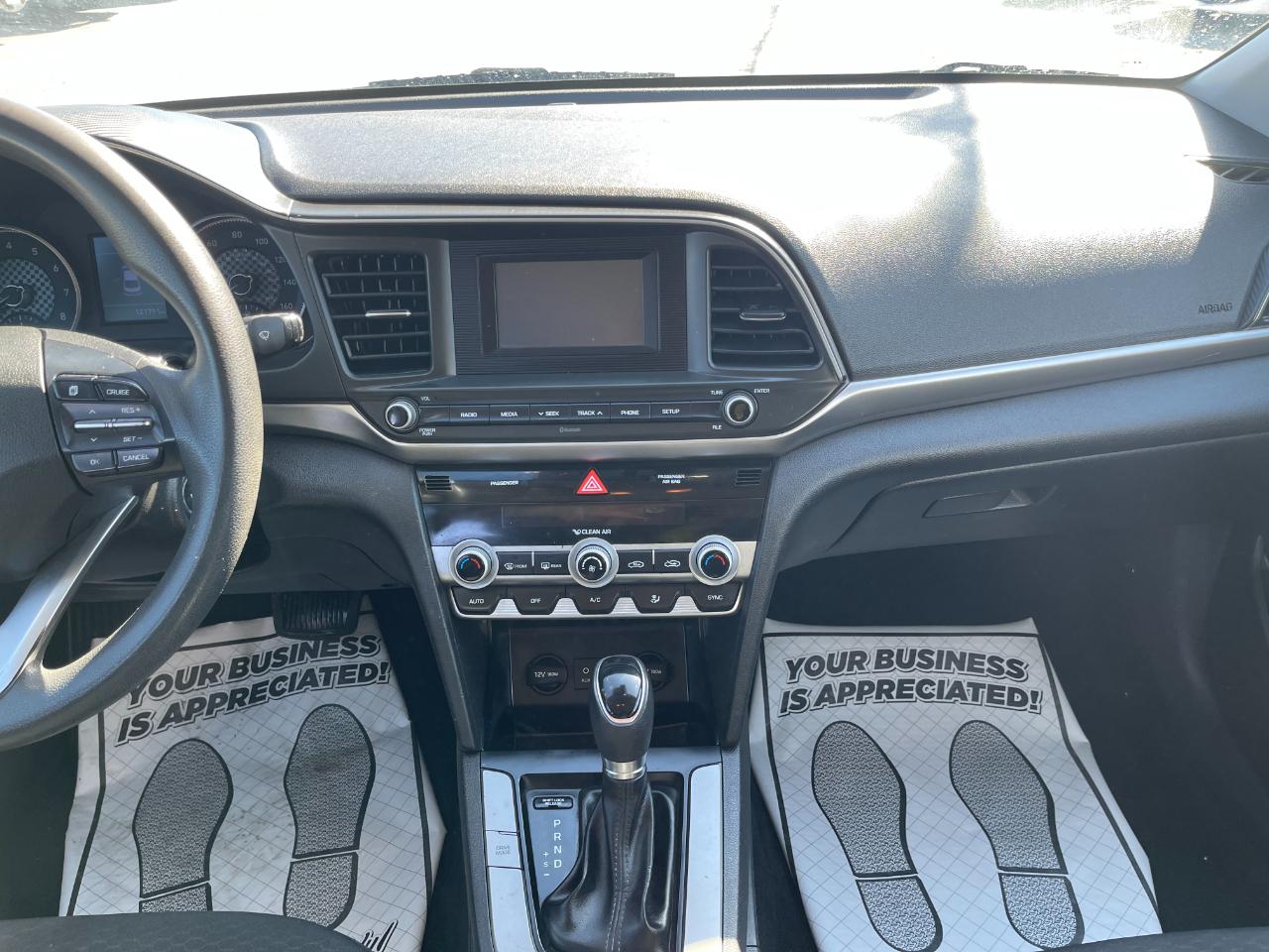 Hyundai Elantra SE 6M 2020
