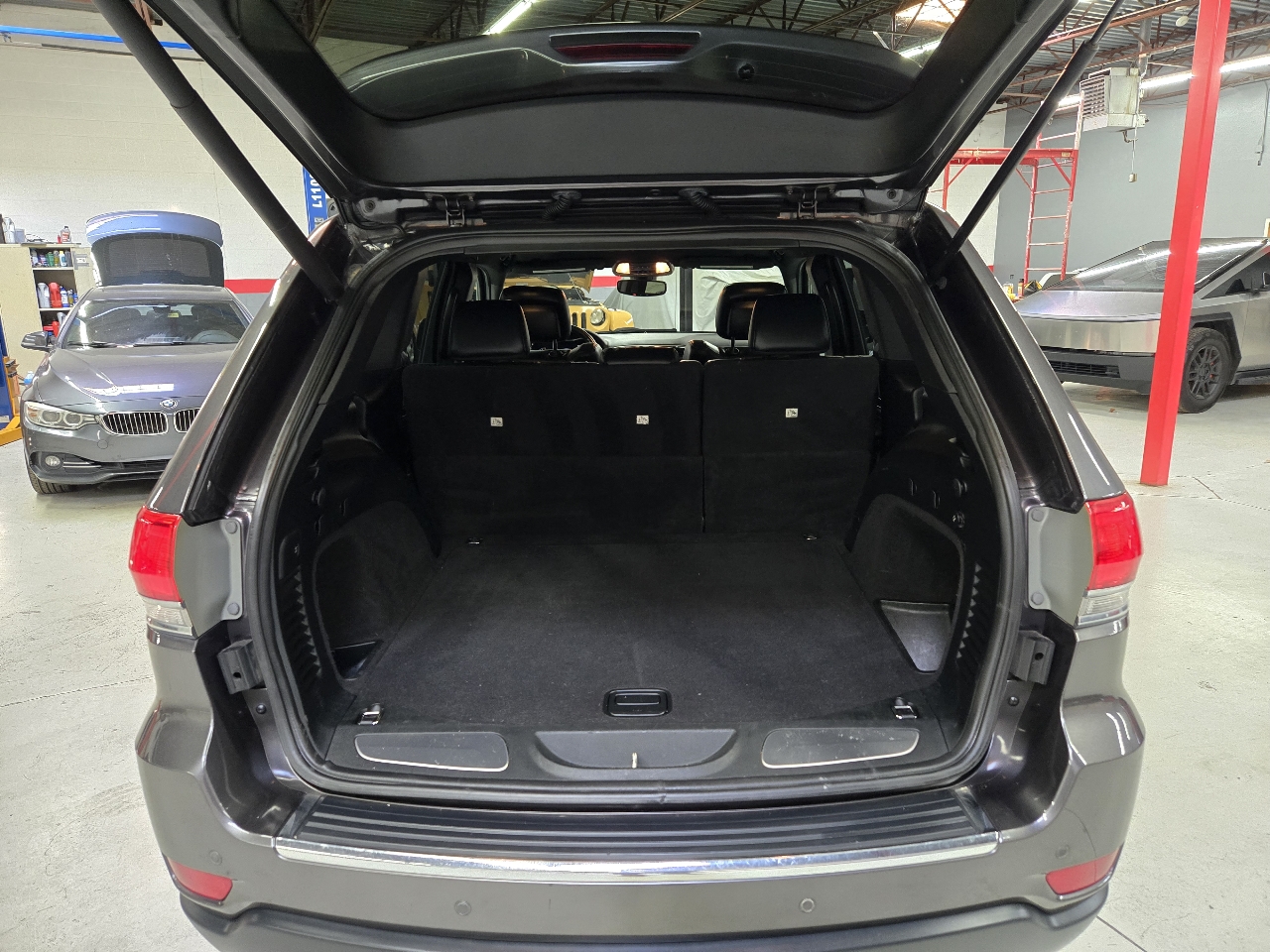 2018 Jeep Grand Cherokee Limited photo 21