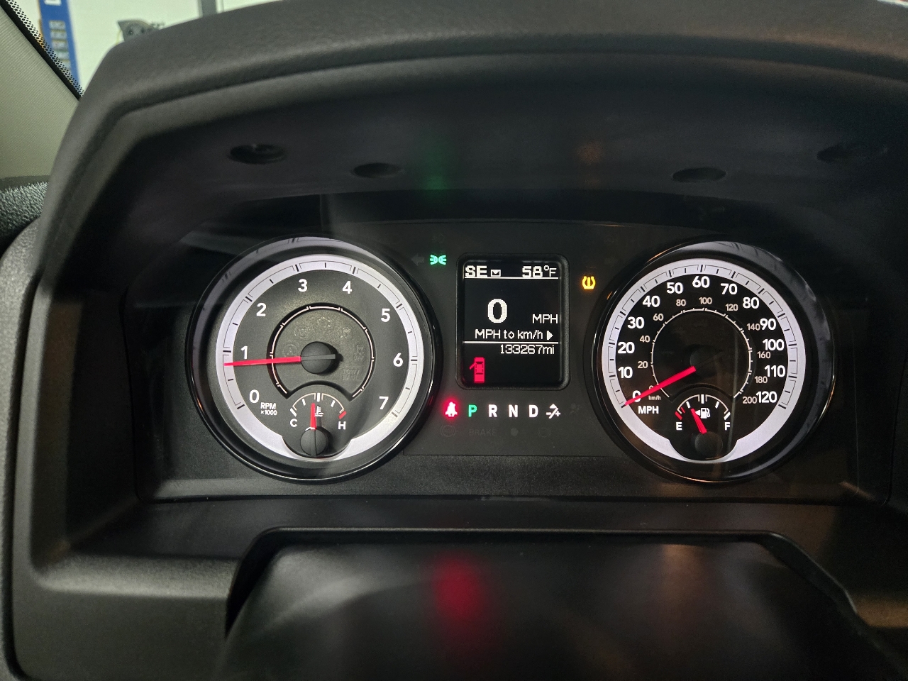 RAM 1500 Tradesman Quad Cab 4WD 2017 RAM 1500 Tradesman Quad Cab 4WD 2017