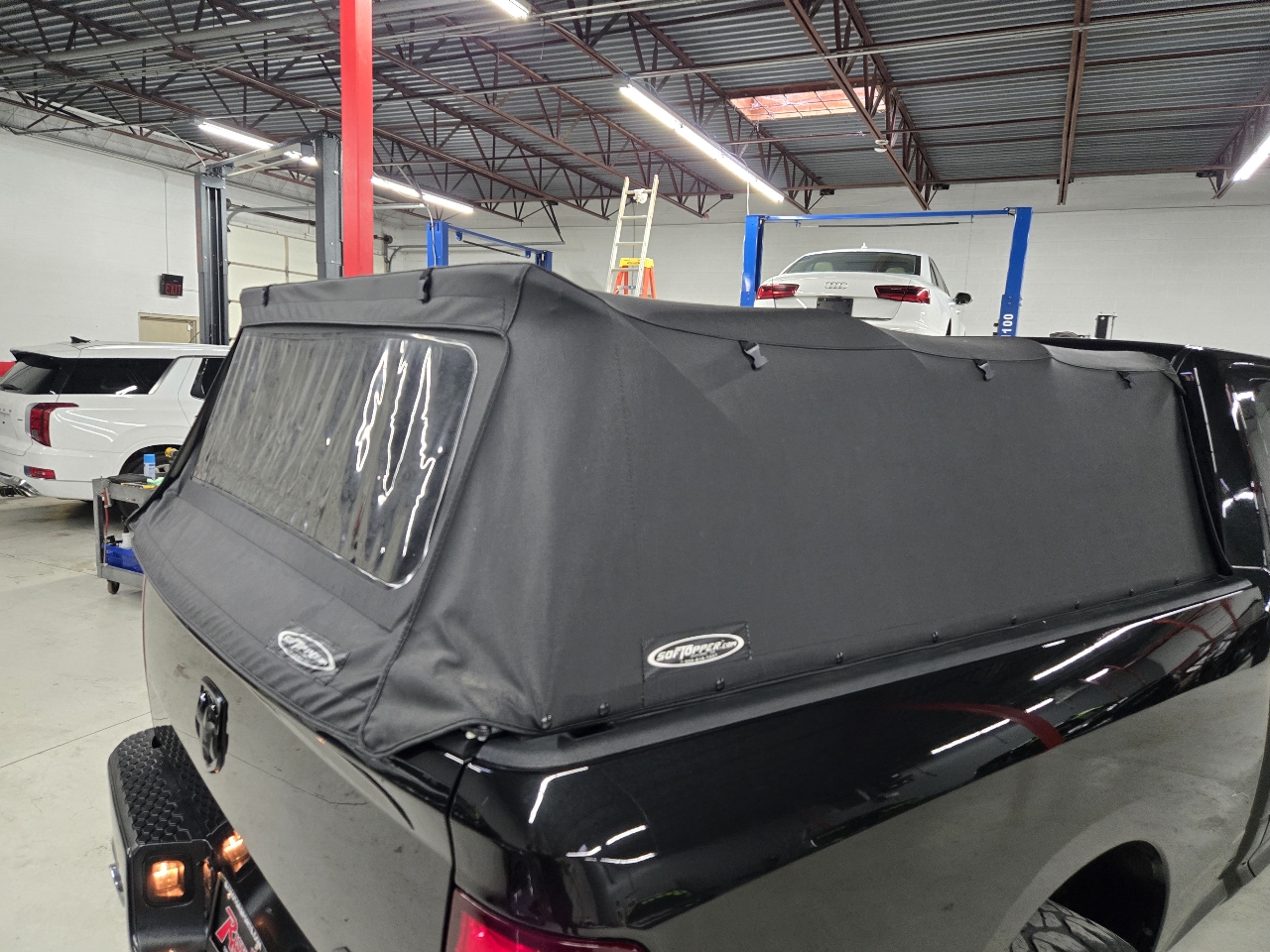 RAM 1500 Tradesman Quad Cab 4WD 2017 RAM 1500 Tradesman Quad Cab 4WD 2017