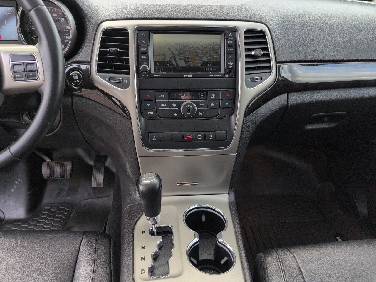 Jeep Grand Cherokee Laredo 4WD 2012