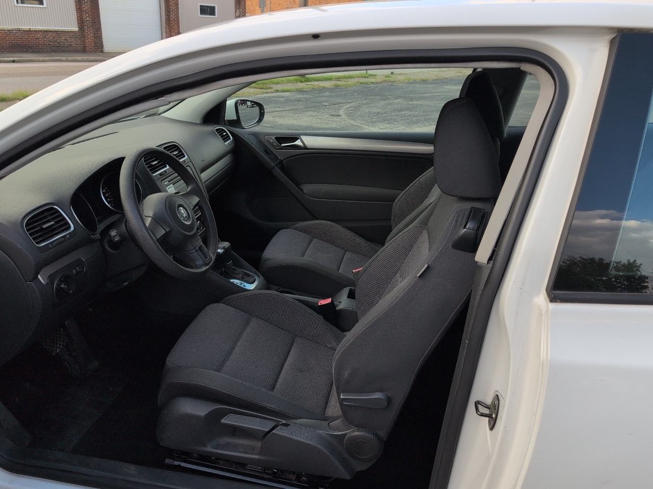 2010 Volkswagen Golf 2.5L photo 4