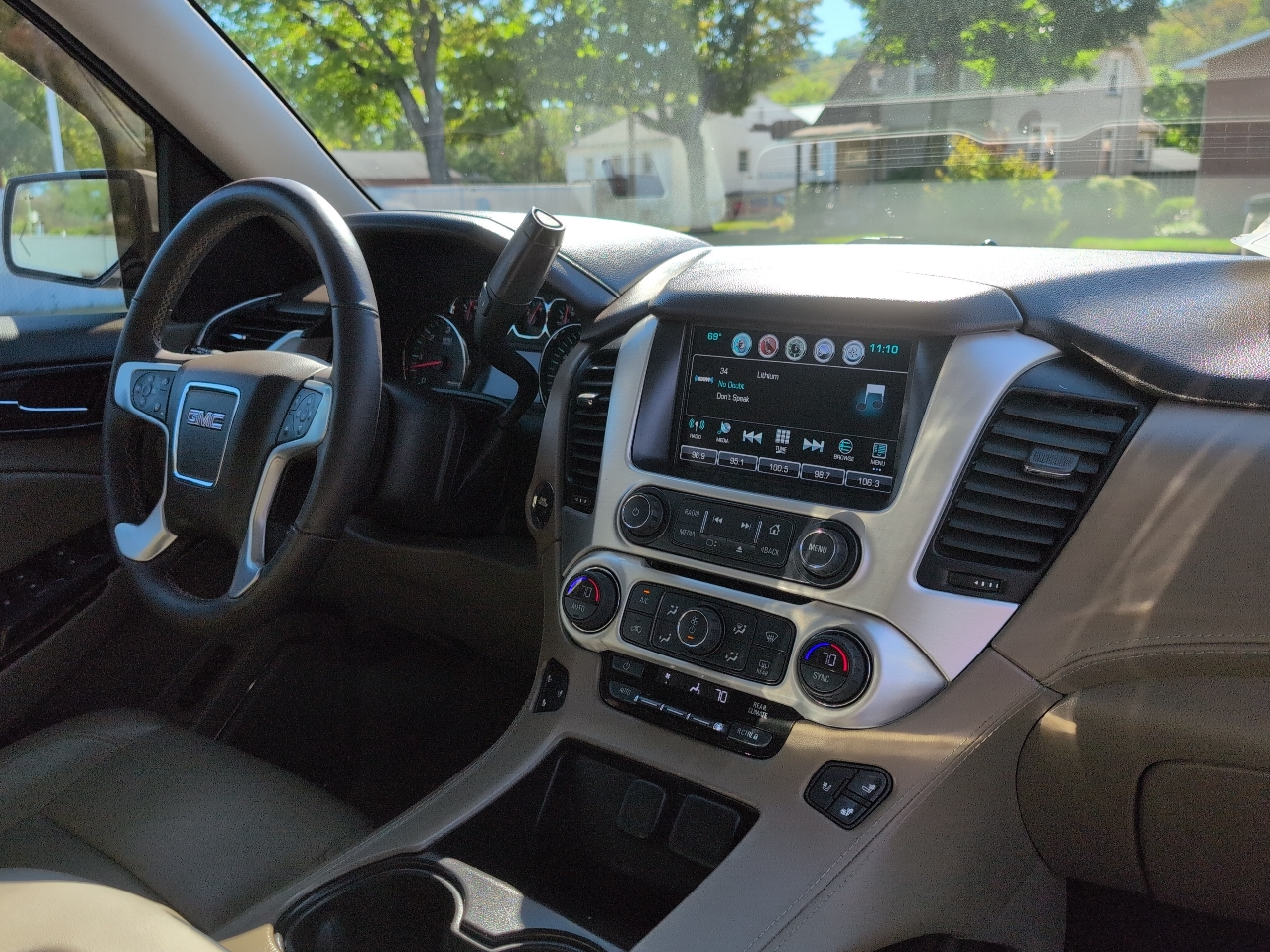 2017 Gmc Yukon XL SLT photo 5