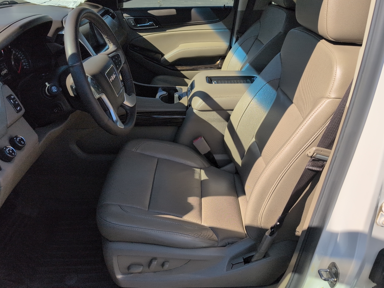 2017 Gmc Yukon XL SLT photo 15