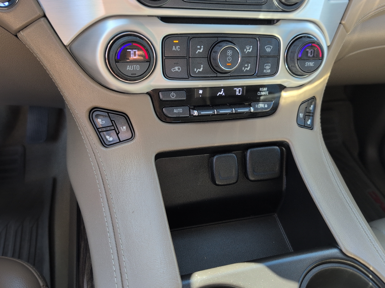 2017 Gmc Yukon XL SLT photo 17