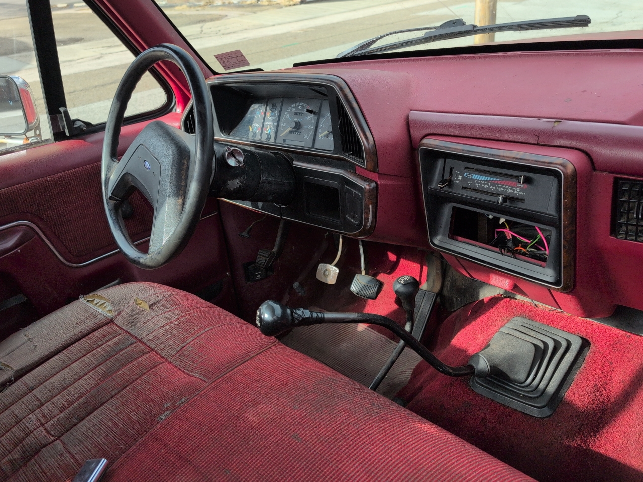 Ford F-150 Lariat Reg. Cab Long Bed 4WD 1989 Ford F-150 Lariat Reg. Cab Long Bed 4WD 1989