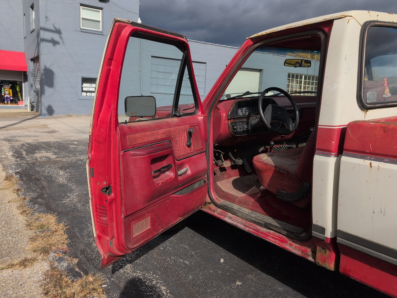 Ford F-150 Lariat Reg. Cab Long Bed 4WD 1989 Ford F-150 Lariat Reg. Cab Long Bed 4WD 1989