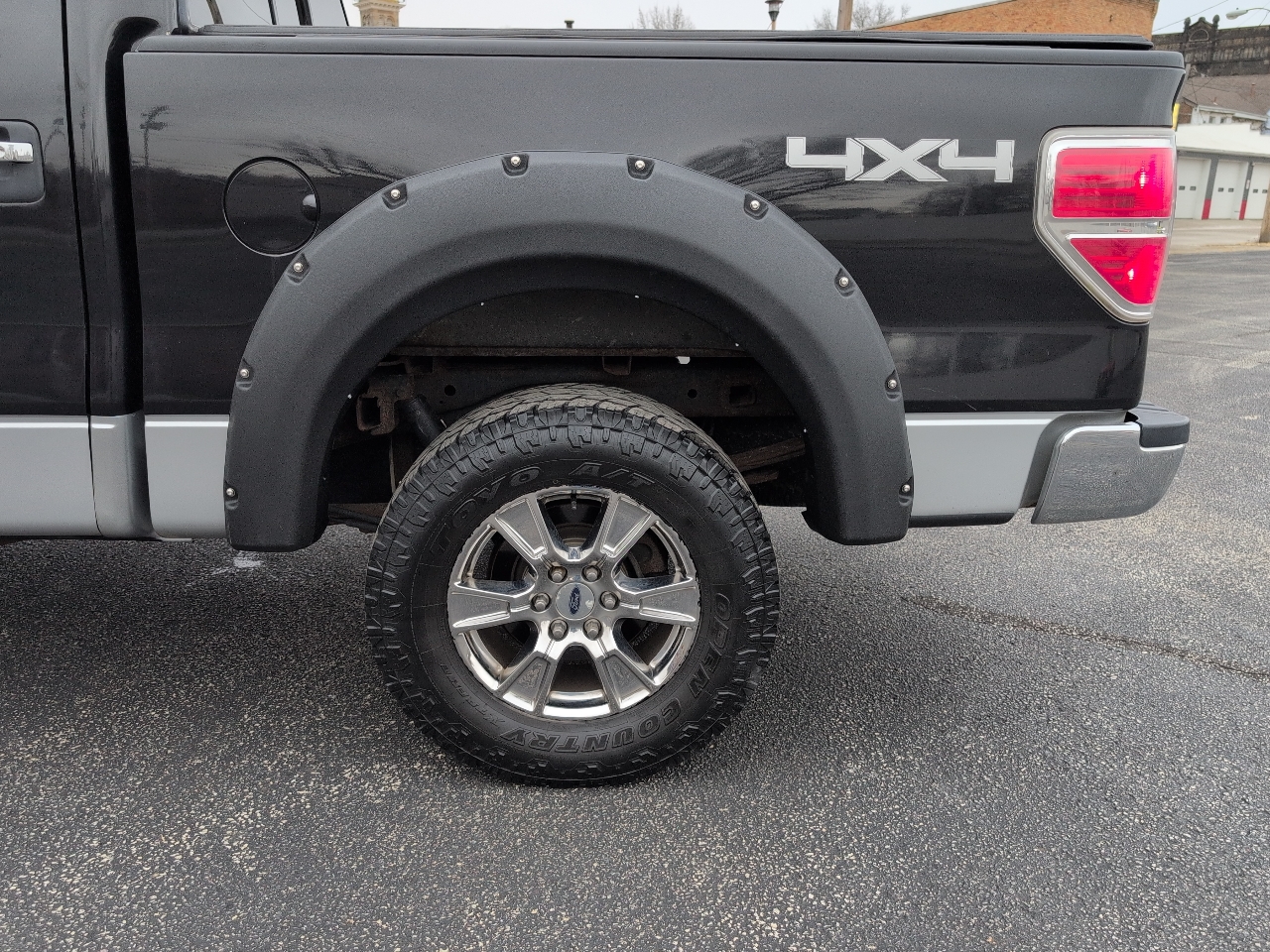 Ford F-150 SuperCrew 4WD 2012