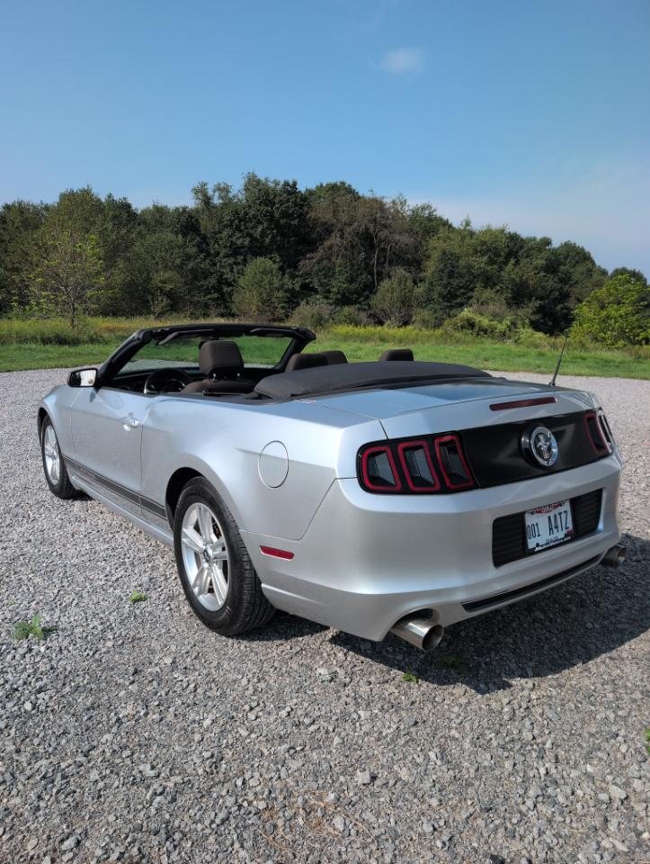 Ford Mustang V6 Convertible 2014