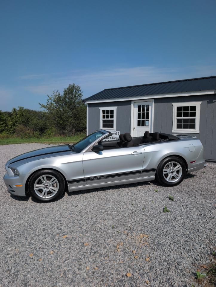 Ford Mustang V6 Convertible 2014