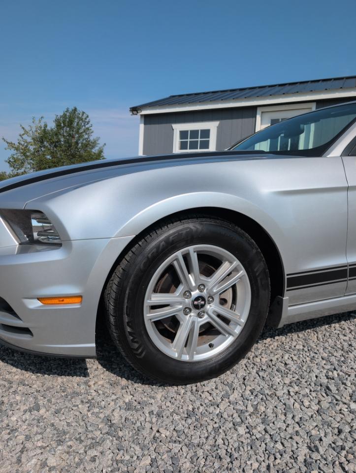 Ford Mustang V6 Convertible 2014