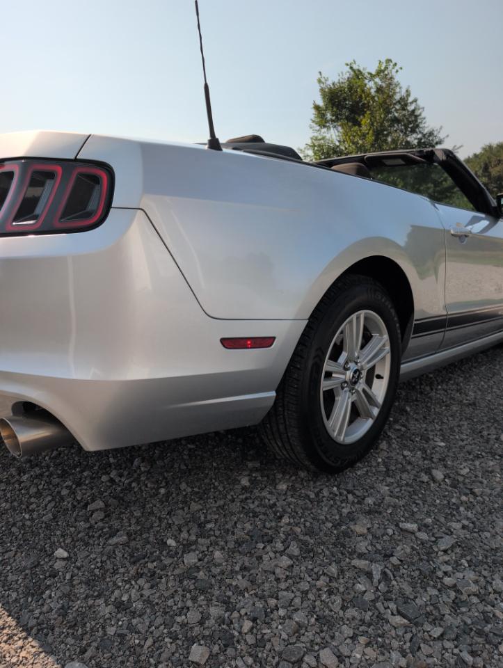 Ford Mustang V6 Convertible 2014