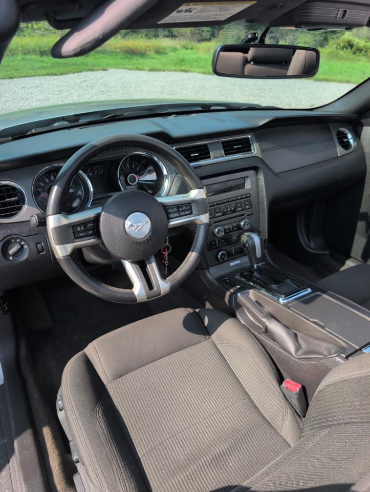 Ford Mustang V6 Convertible 2014
