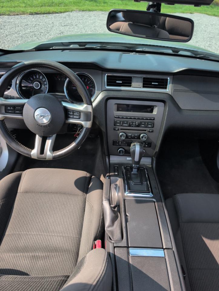 Ford Mustang V6 Convertible 2014