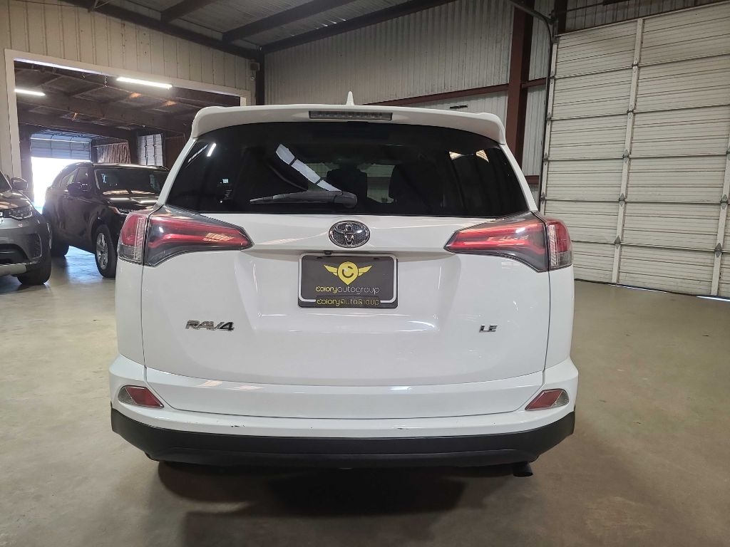 Toyota RAV4 LE FWD (Natl) 2018