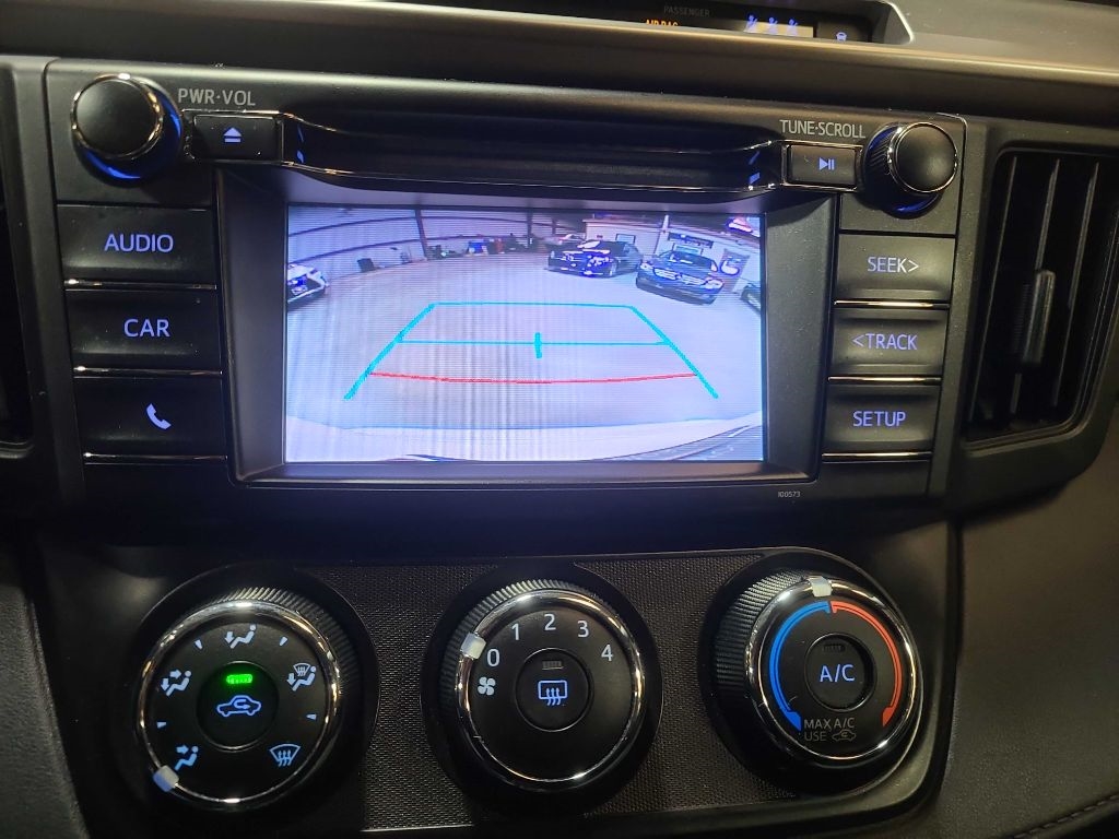 Toyota RAV4 LE FWD (Natl) 2018