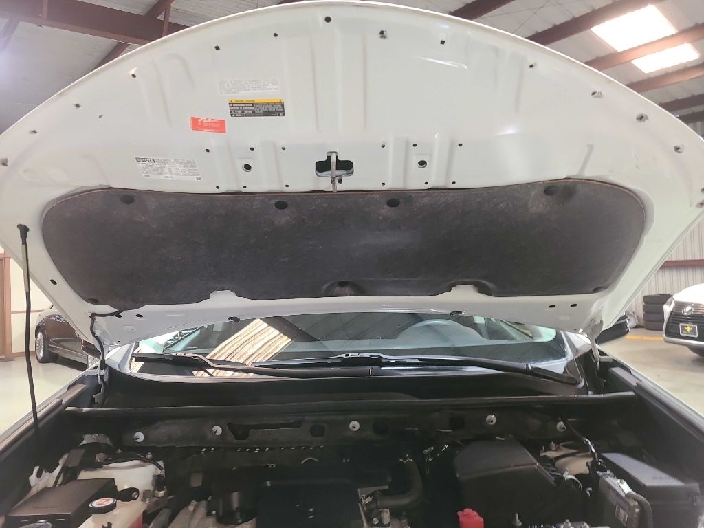 Toyota RAV4 LE FWD (Natl) 2018