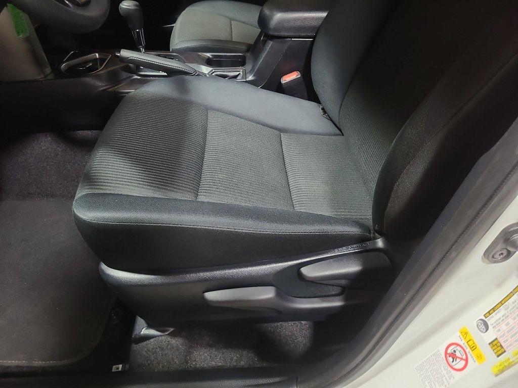 Toyota RAV4 LE FWD (Natl) 2018