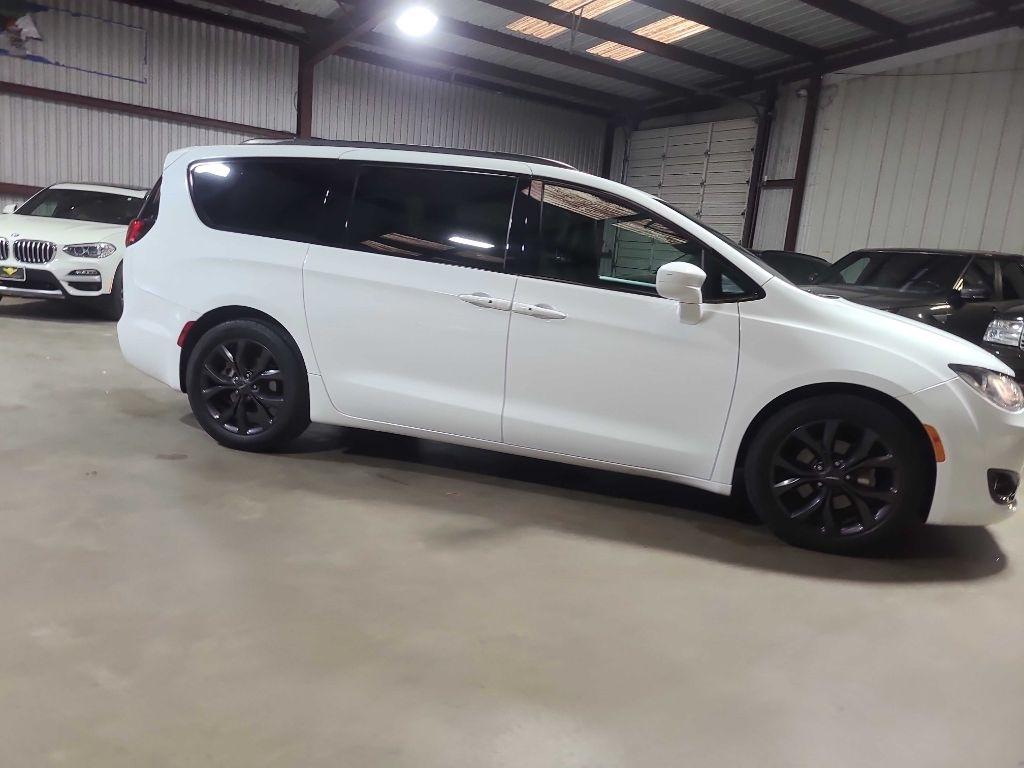 Chrysler Pacifica Touring L FWD 2018
