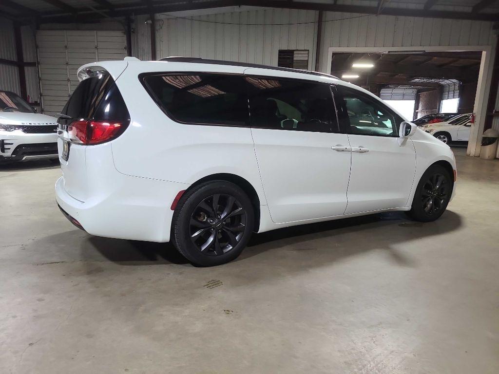 Chrysler Pacifica Touring L FWD 2018