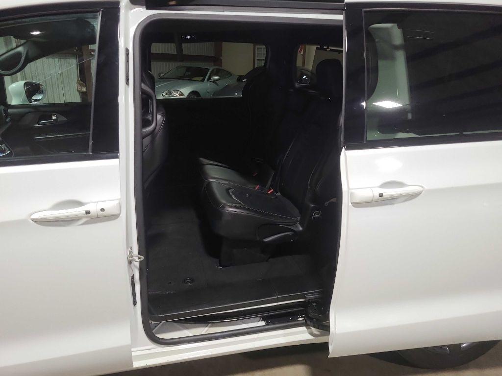 Chrysler Pacifica Touring L FWD 2018