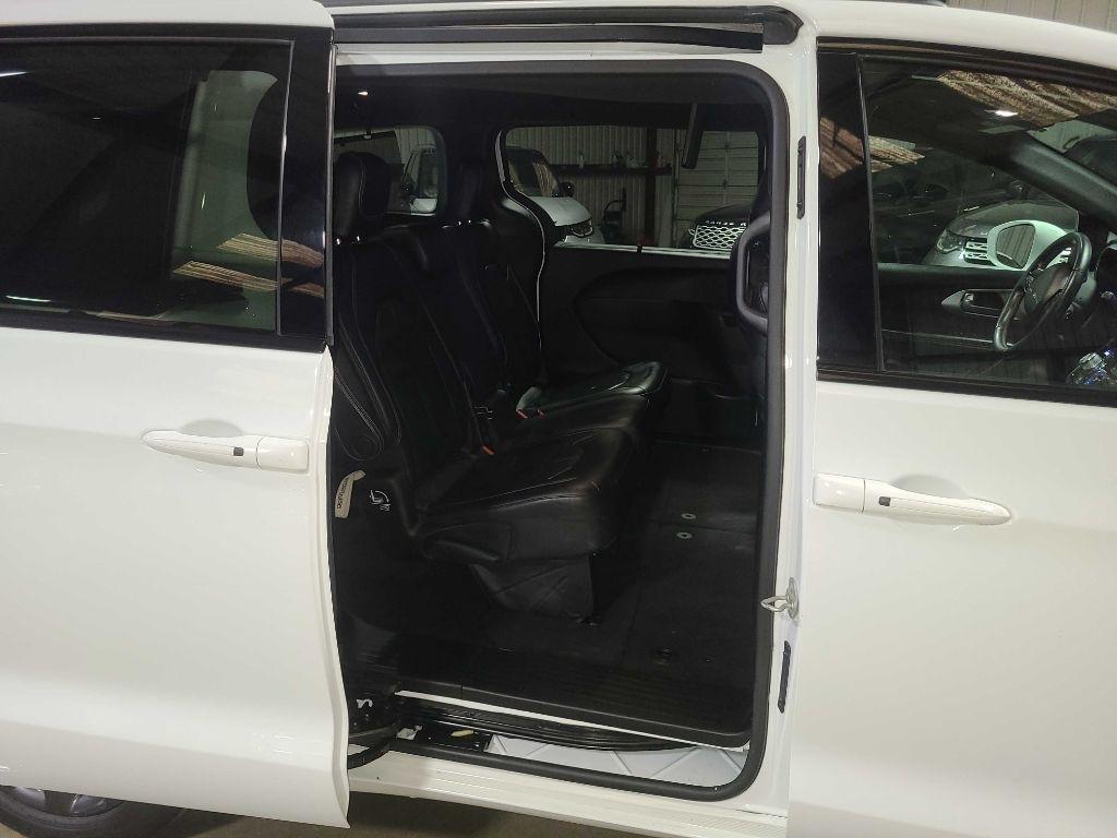 Chrysler Pacifica Touring L FWD 2018