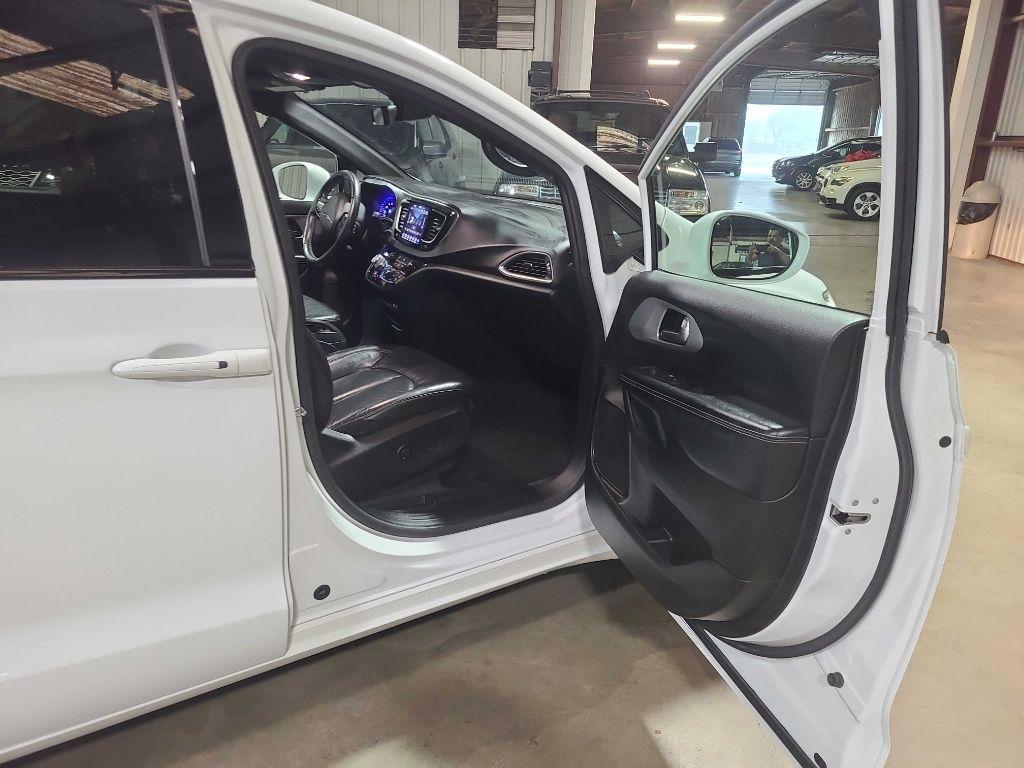 Chrysler Pacifica Touring L FWD 2018