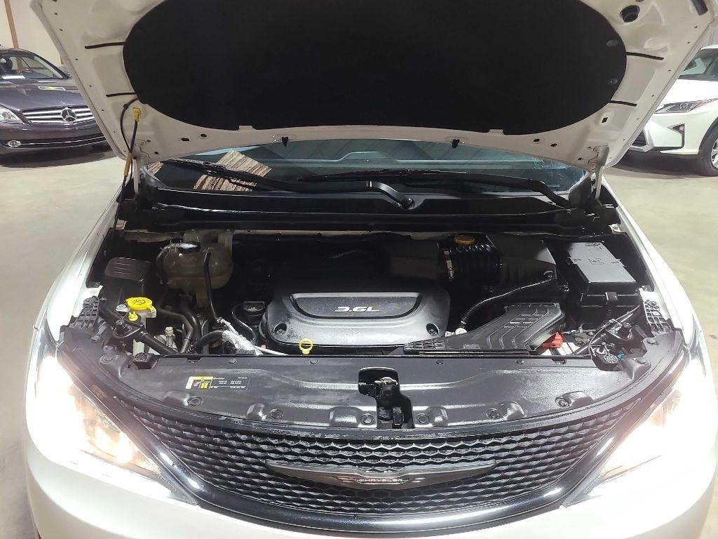 Chrysler Pacifica Touring L FWD 2018