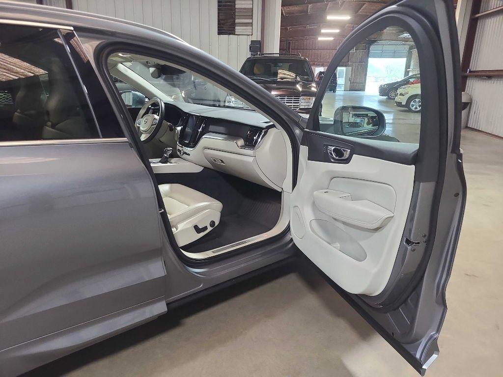 Volvo XC60 T5 AWD Momentum 2019