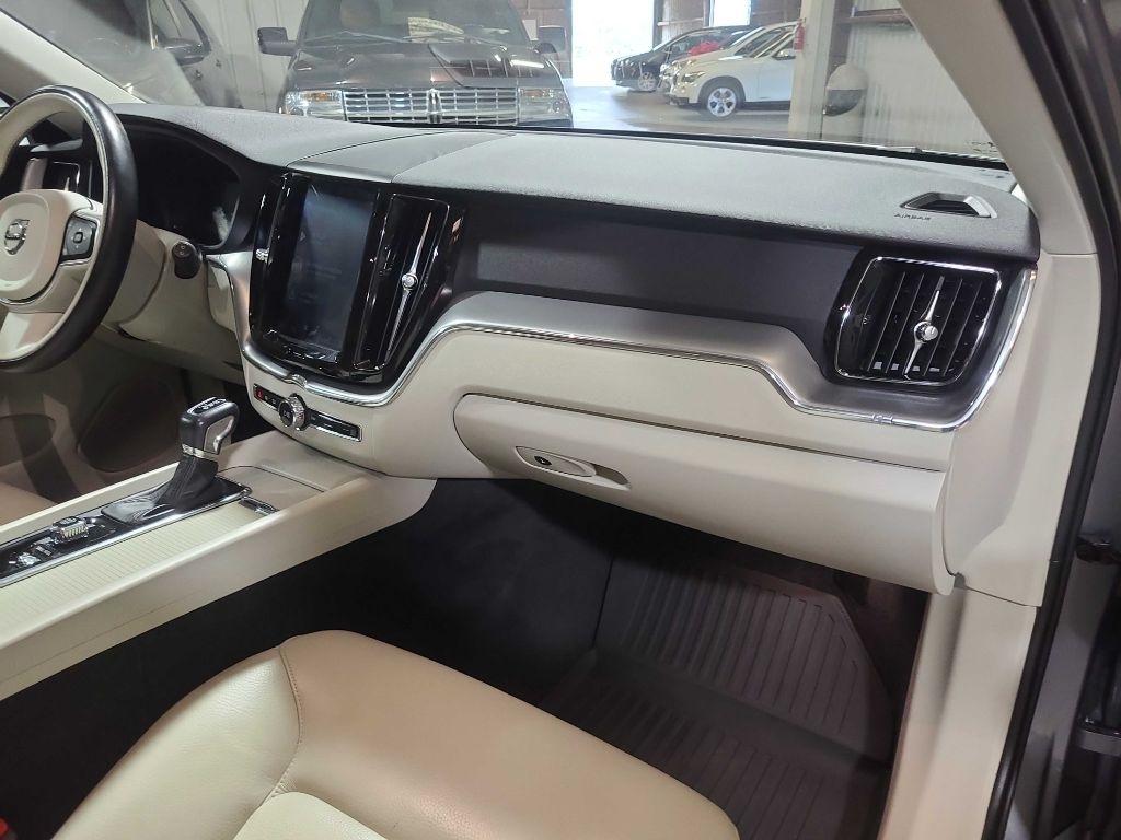 Volvo XC60 T5 AWD Momentum 2019