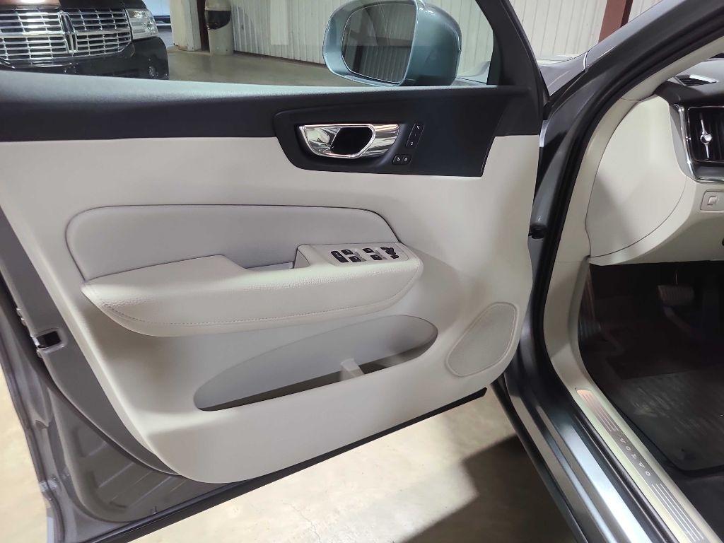 Volvo XC60 T5 AWD Momentum 2019